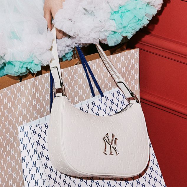 Túi MLB Monogram Embossed Hobo Bag New York Yankees 3ABQS022N50CRS