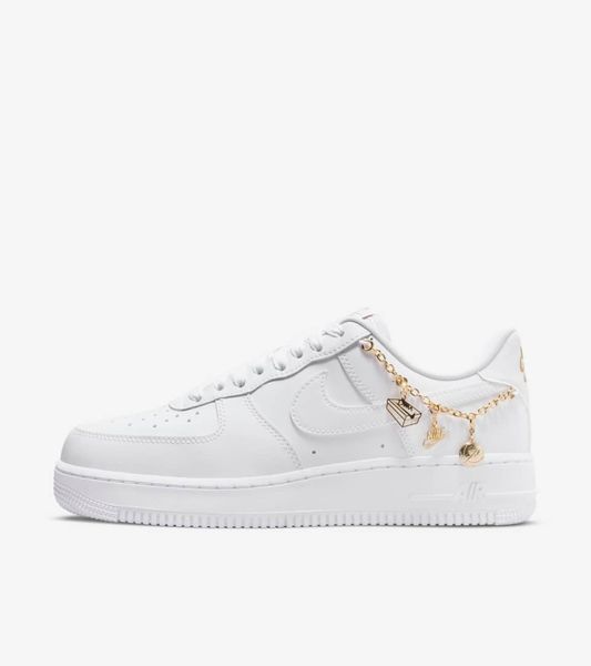 Giày Nike Air Force 1 ’07 LX Lucky Charms DD1525-100