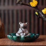  Thác khói ếch trên lá sen 