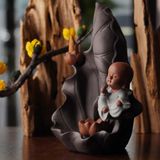  Thác khói chú tiểu bên lá sen CTM4 