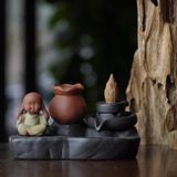  Thác khói trầm hương chú tiểu bằng gốm sứ CTM3 