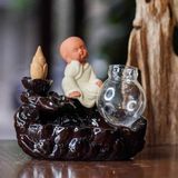  Thác khói trầm hương chú tiểu bằng gốm sứ CTM1 