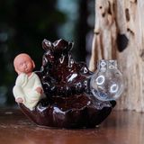  Thác khói trầm hương chú tiểu bằng gốm sứ CTM1 