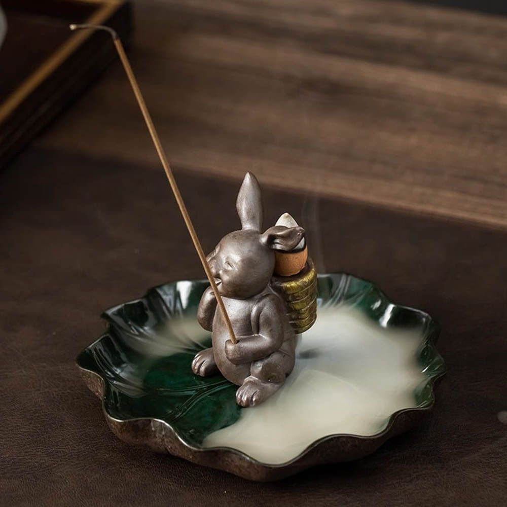  Thác khói thỏ trên lá sen 