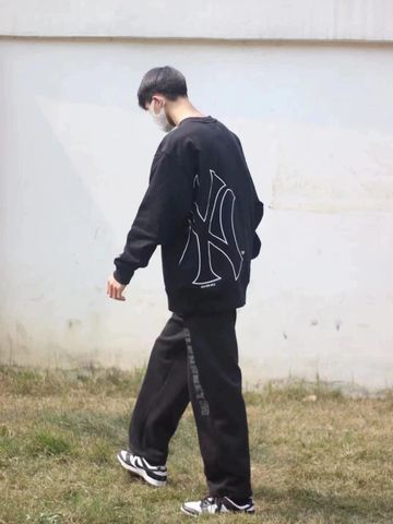  Áo nỉ NEWERA store 1042025(đã kiểm- TT- ship sau) 