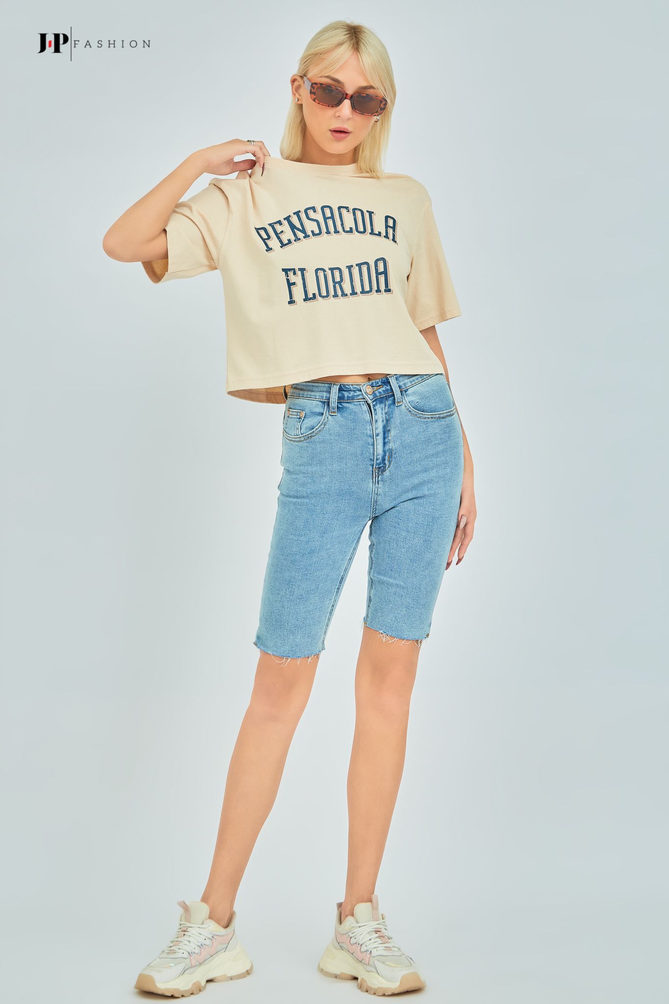 Áo thun croptop