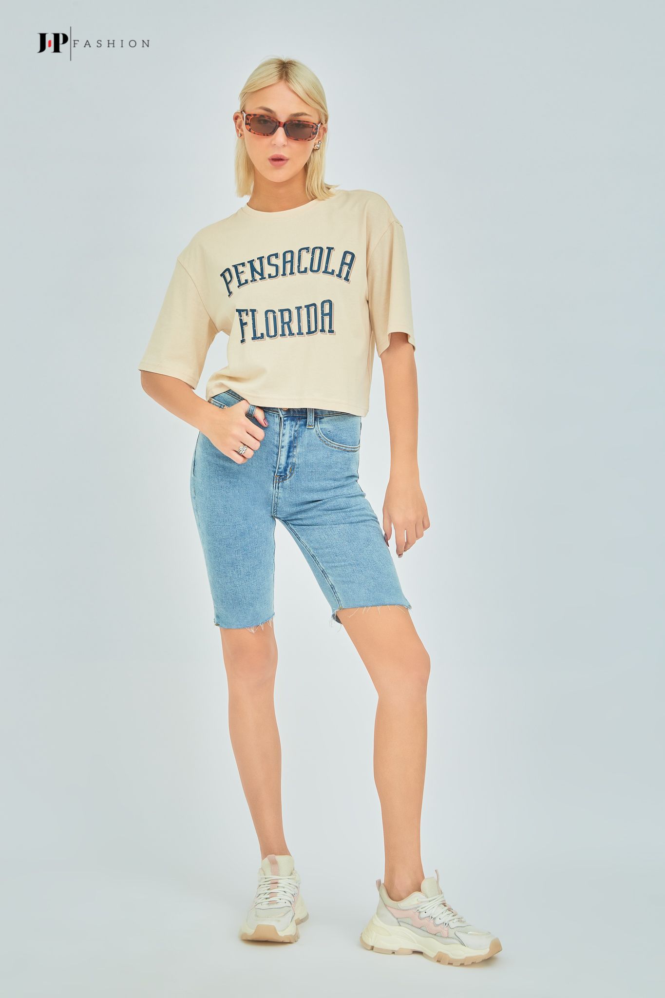 Áo thun croptop