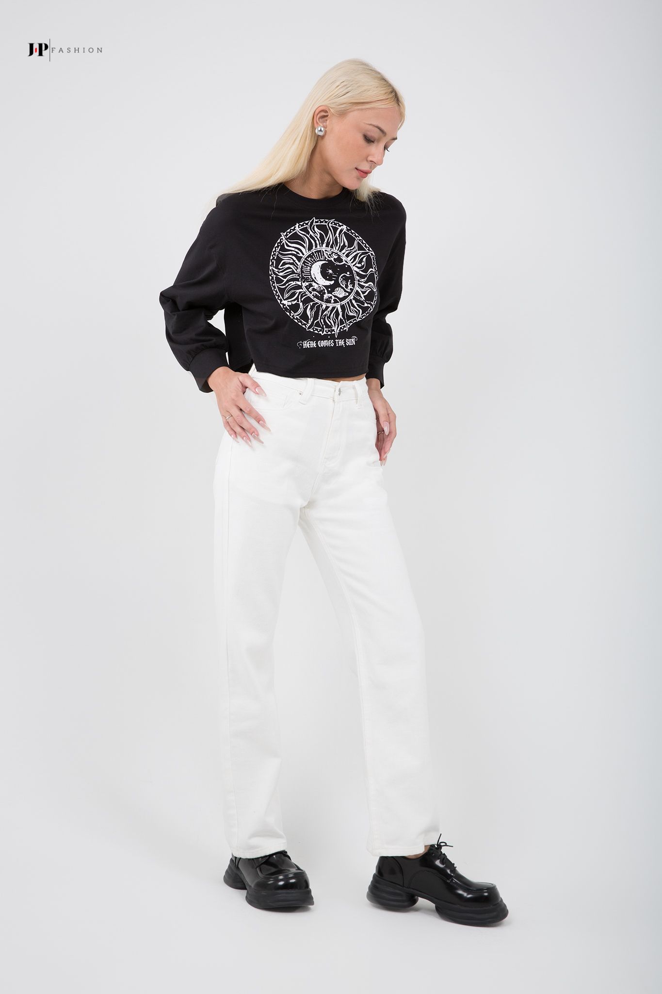 Áo thun hình croptop