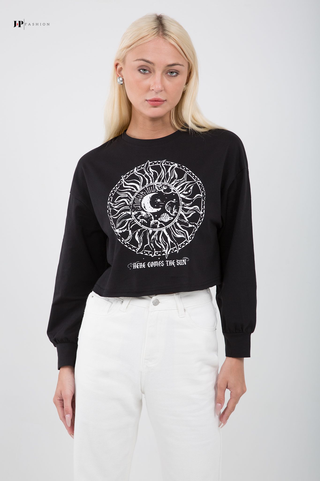 Áo thun hình croptop