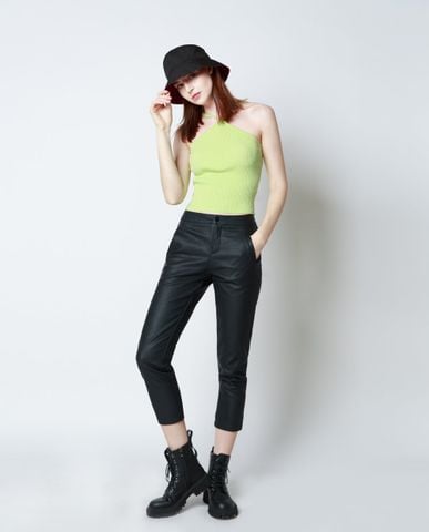 Áo len cổ yếm