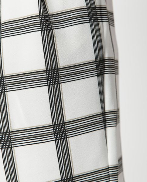 color_ Trắng caro đen