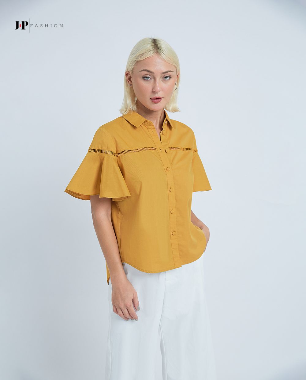 Áo sơ mi kiểu ngắn tay