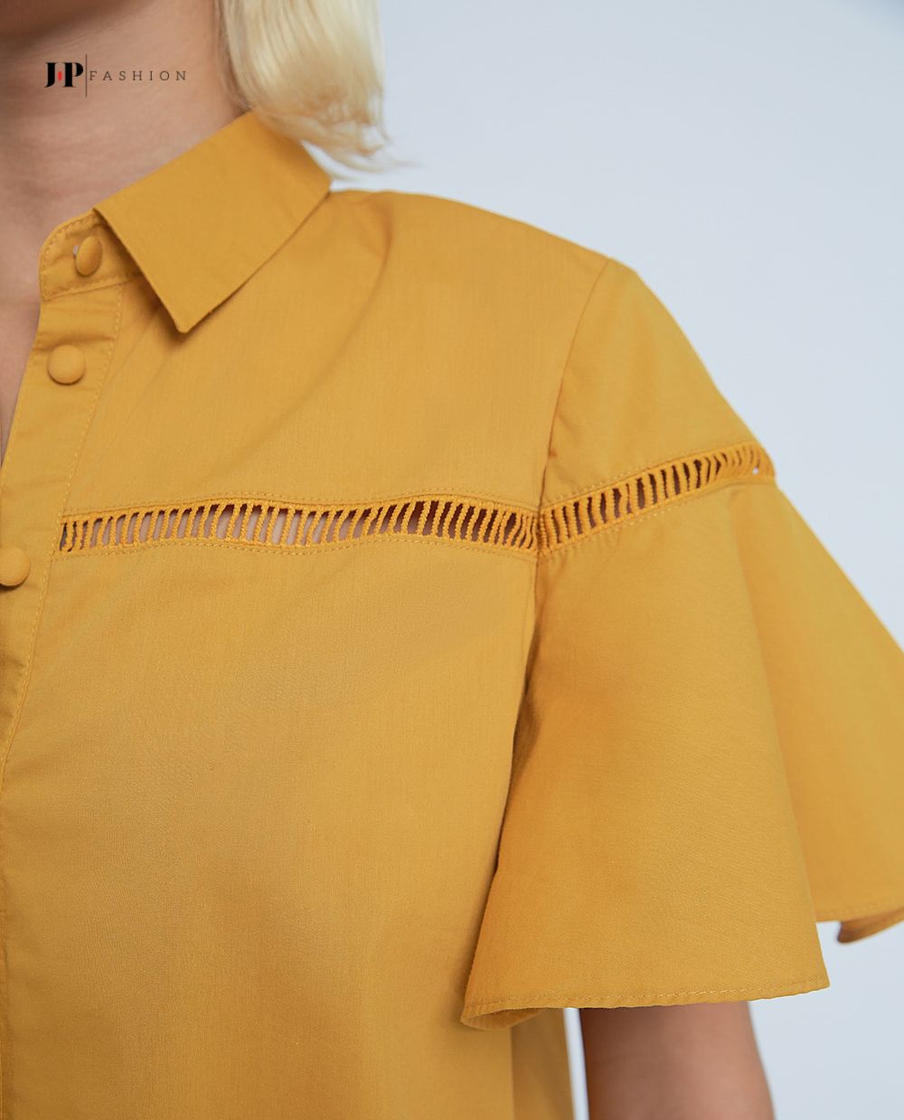 Áo sơ mi kiểu ngắn tay