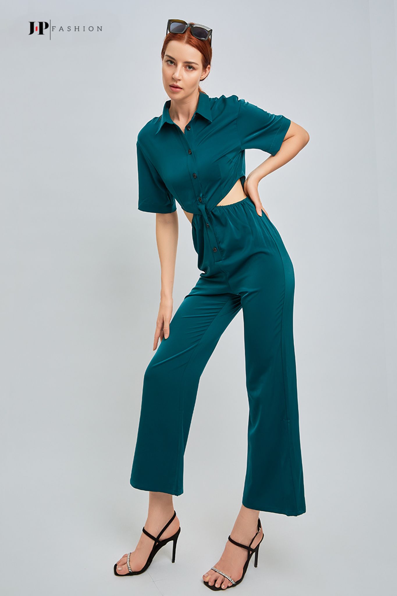 Jumpsuit Dài Tay Ngắn 10907583