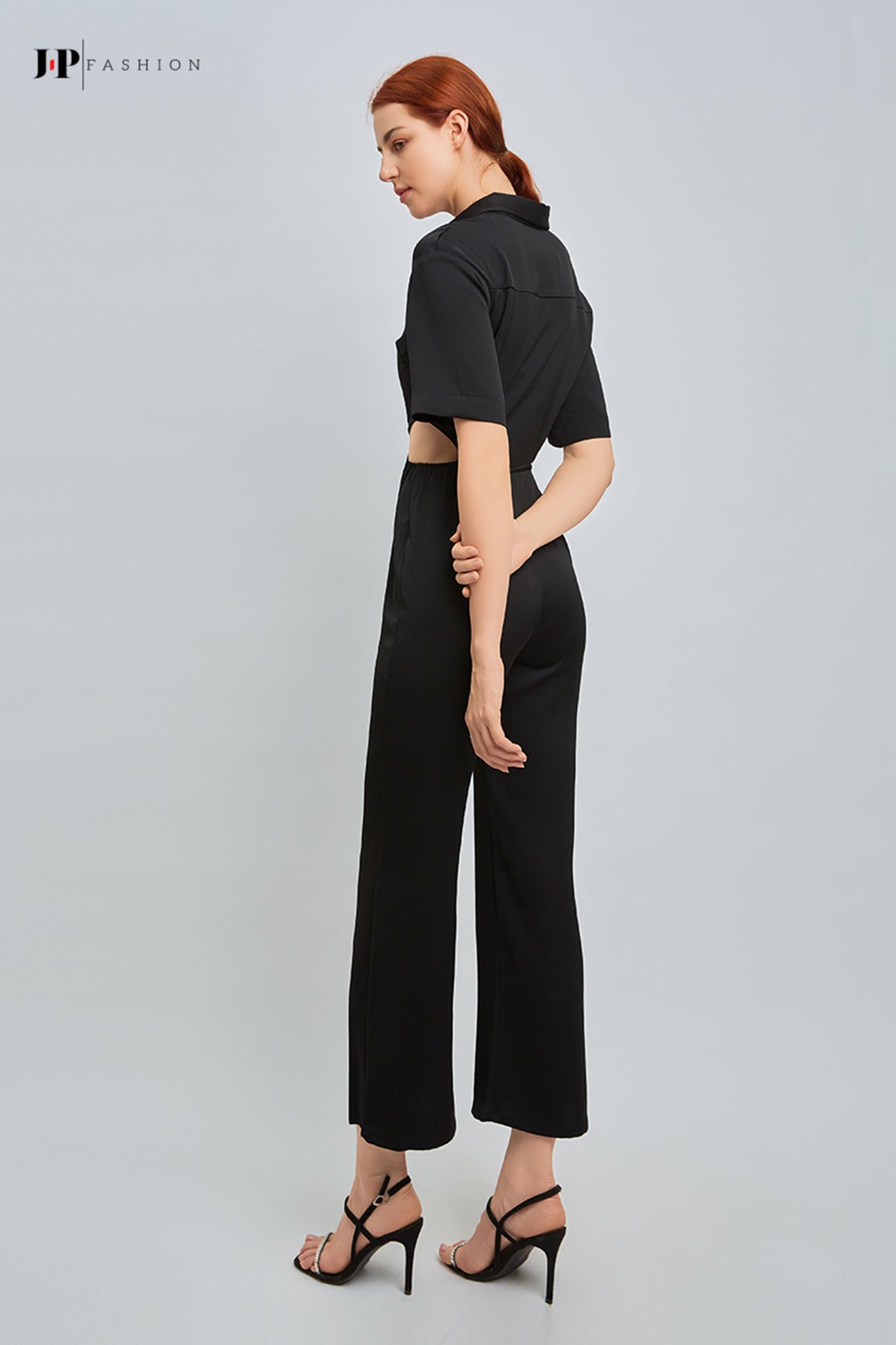  Jumpsuit dài ngắn tay 