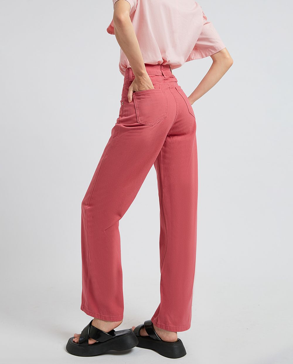 Jeans ống rộng
