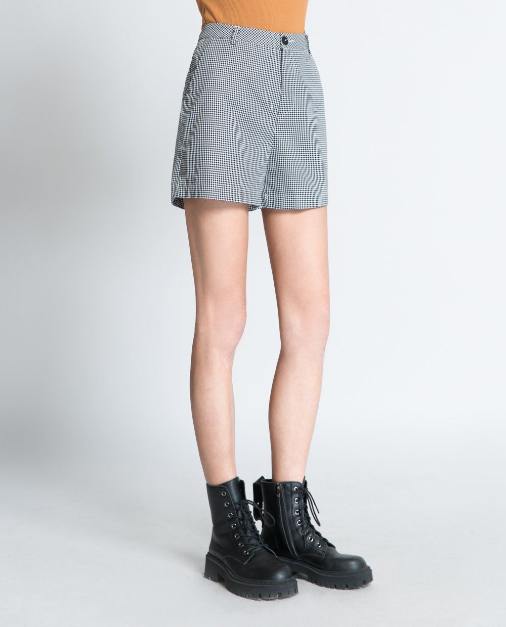 Quần short nữ