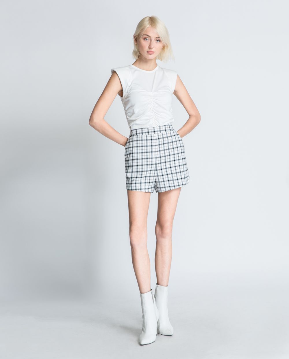 Quần short nữ