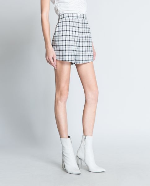 color_ Trắng caro đen