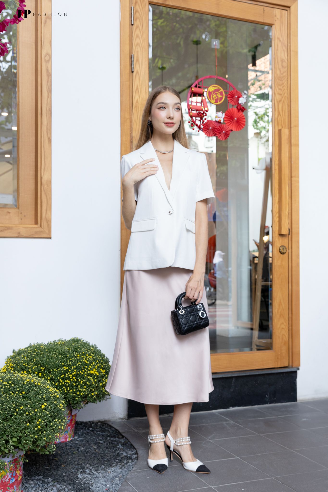 Khoác vest ngắn tay