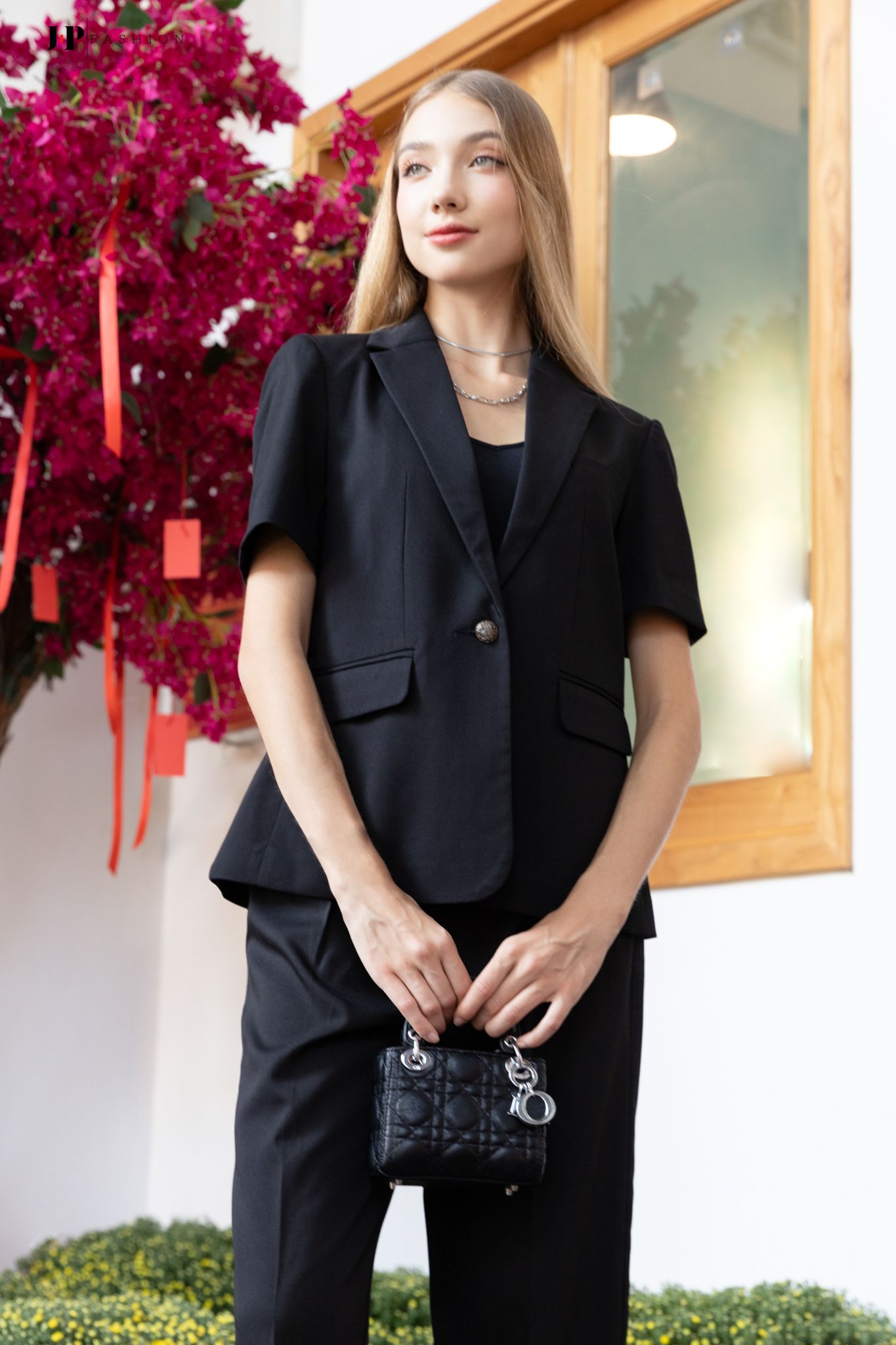 Khoác vest ngắn tay