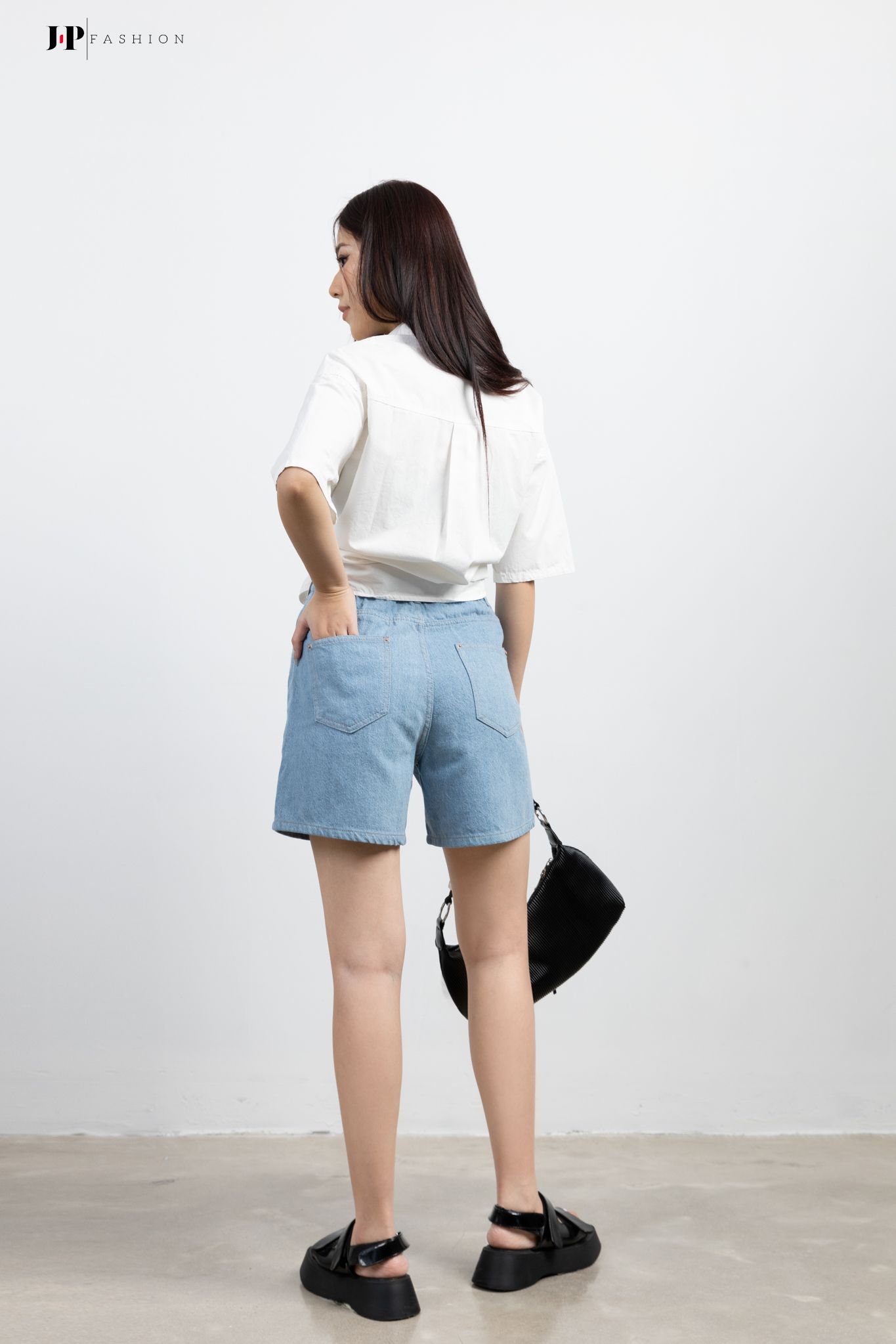  Quần shorts jean 