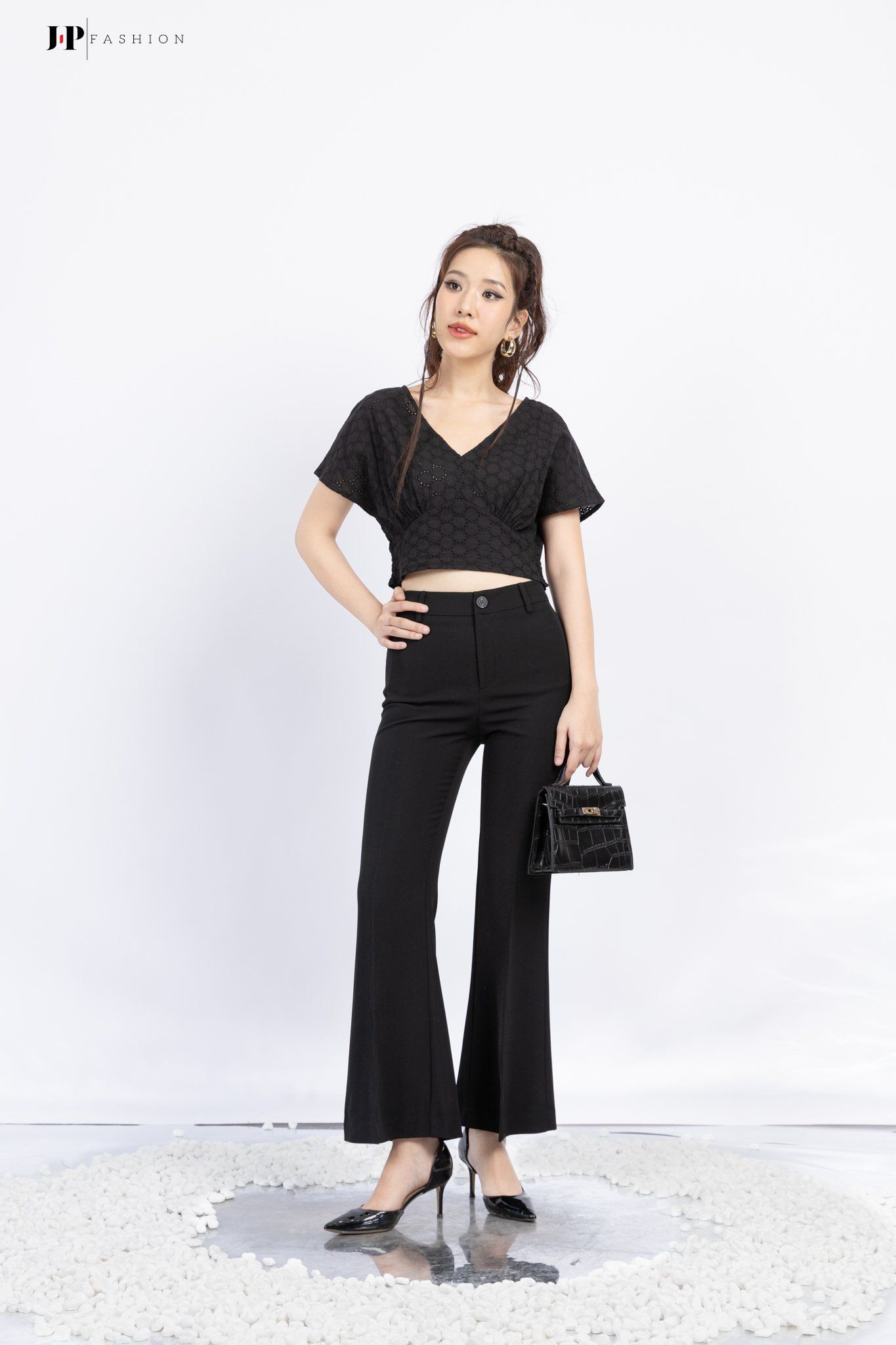 Quần Kaki Ống Loe 19009787