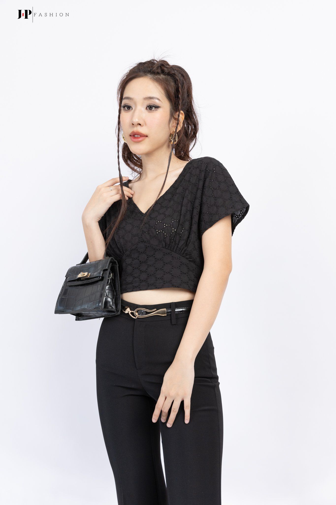 Quần Kaki Ống Loe 19009787