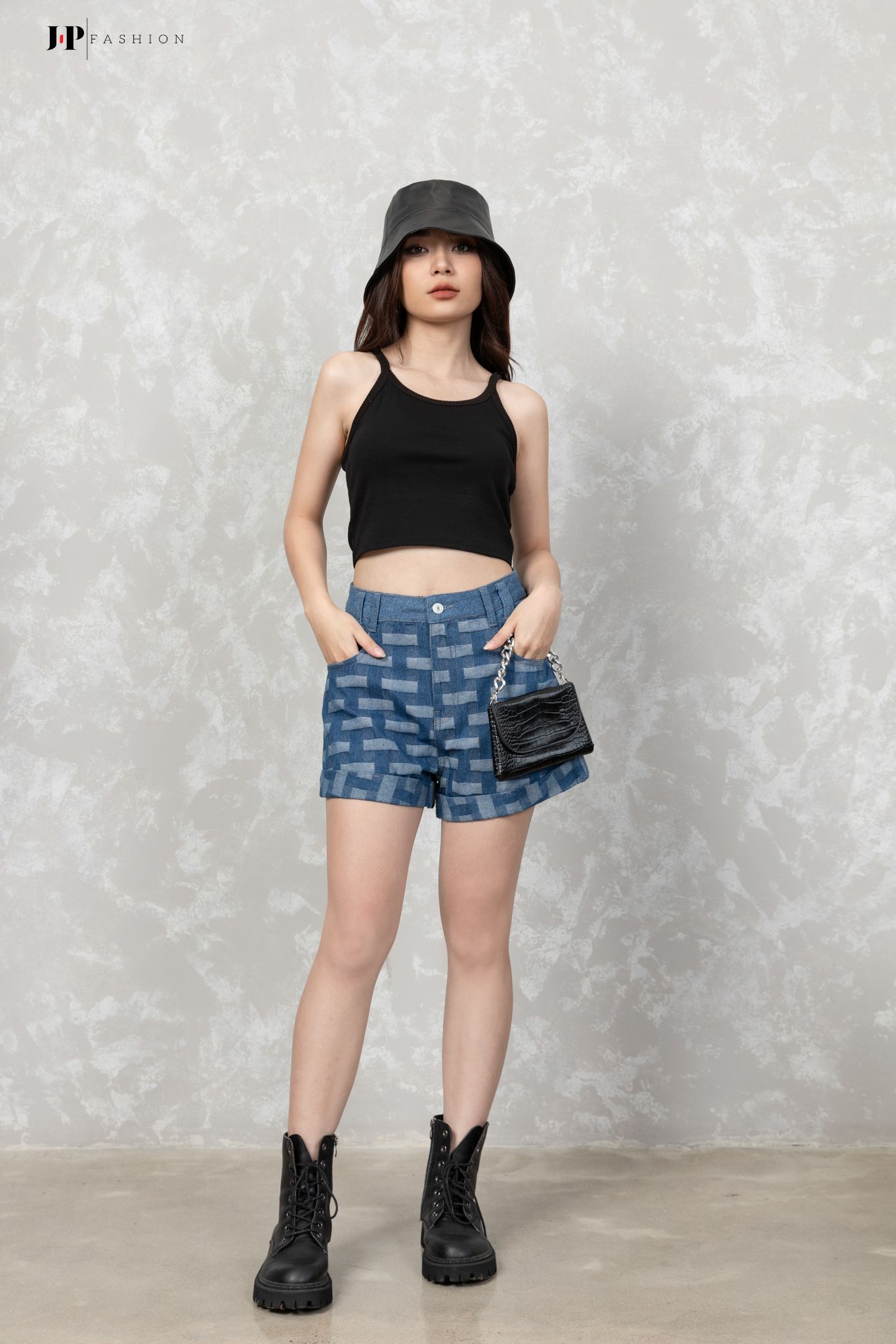 Quần Short Jean Kẻ Sọc 15009672