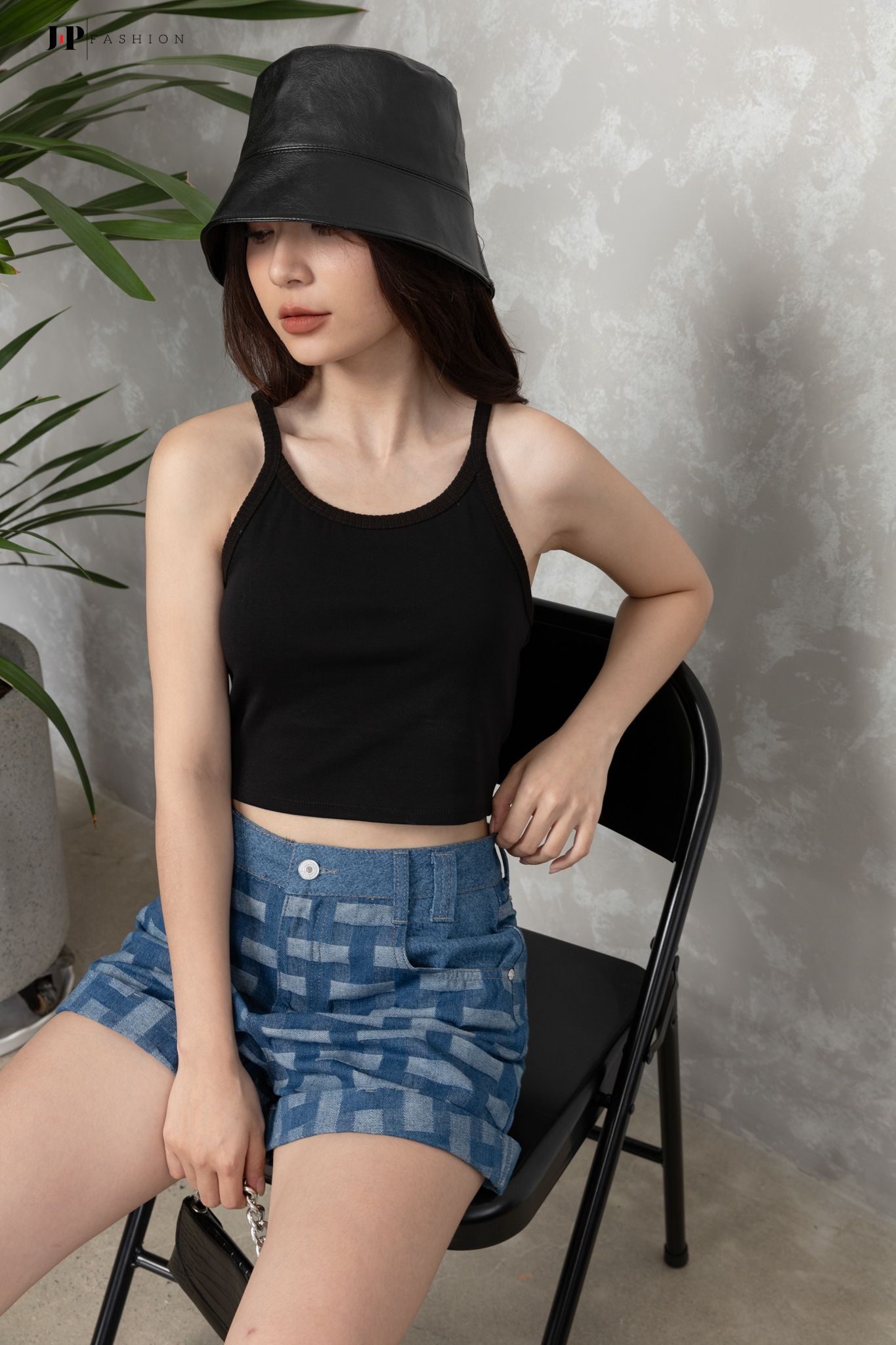 Quần Short Jean Kẻ Sọc 15009672