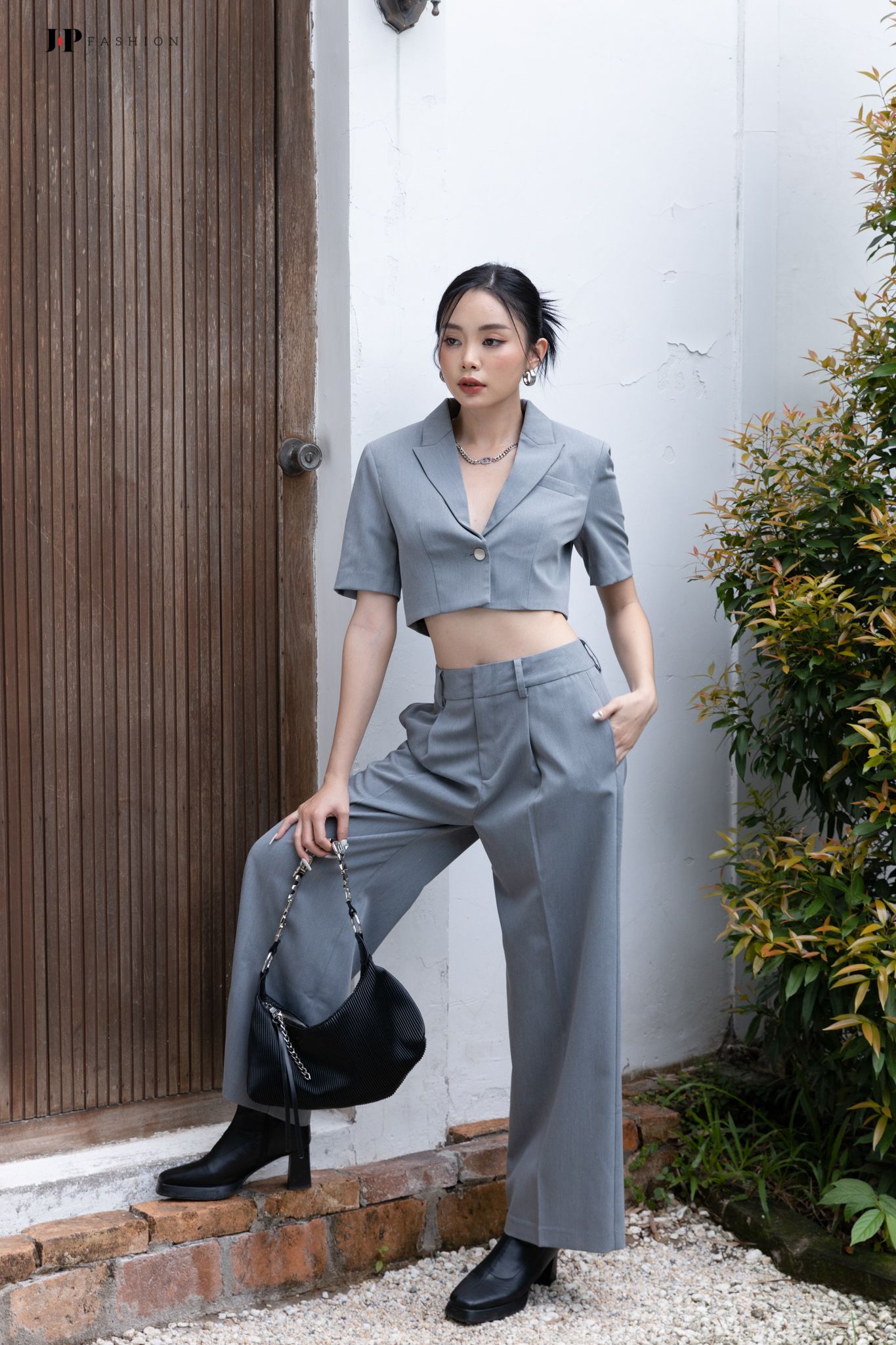 Quần Kaki Ống Rộng Tôn Dáng 19009258