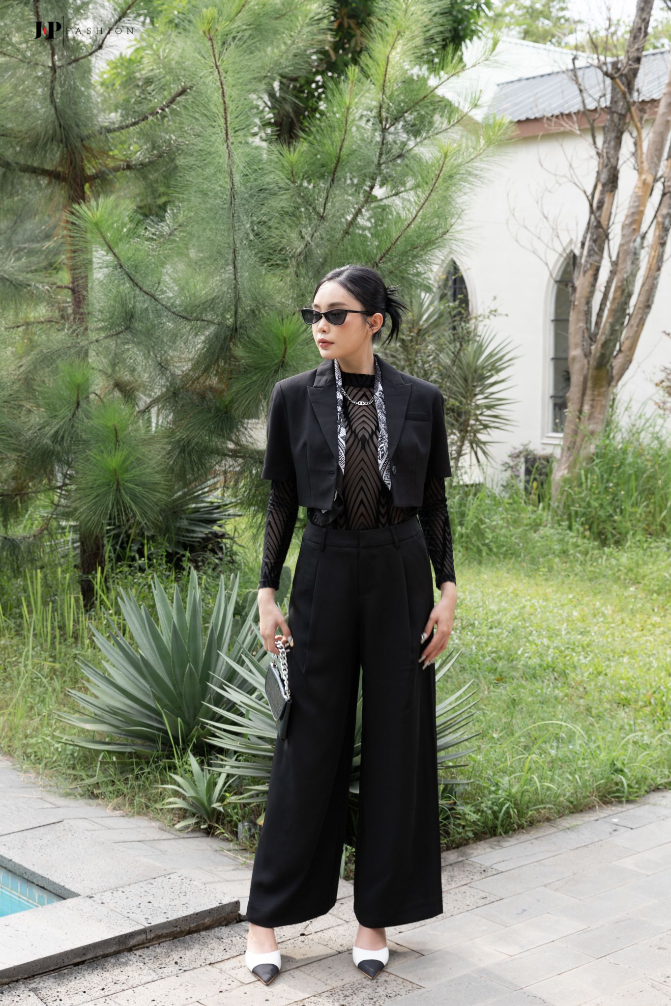 Khoác vest croptop ngắn tay