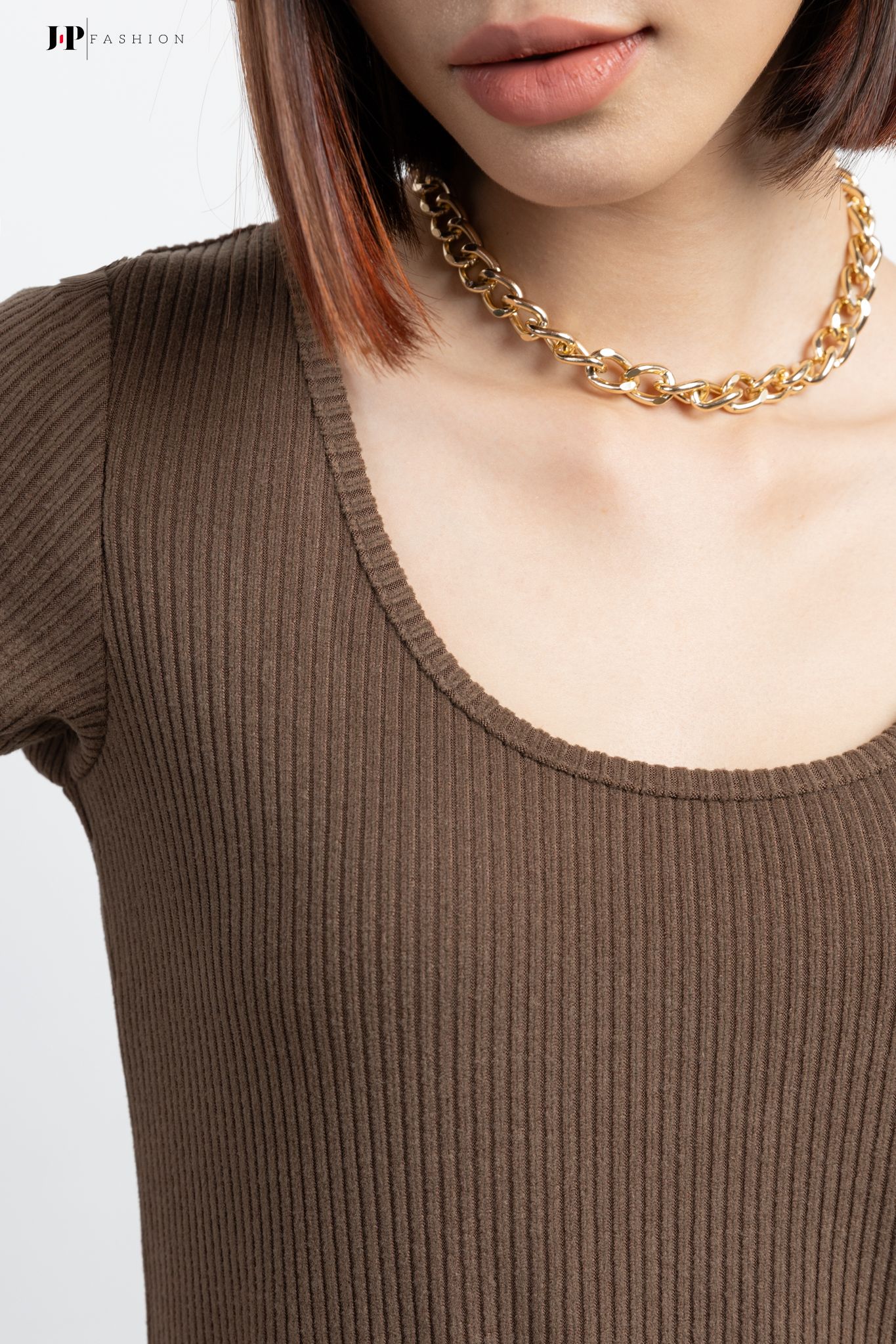 Đầm kiểu ngắn tay