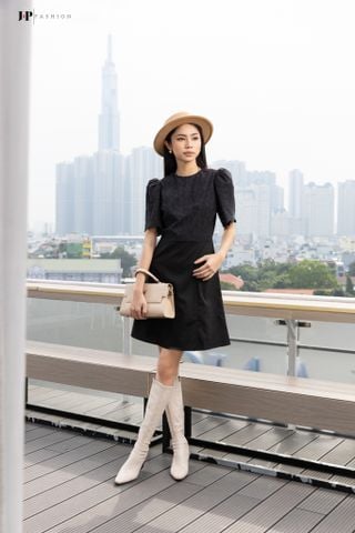 Đầm kiểu ngắn tay