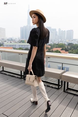 Đầm kiểu ngắn tay