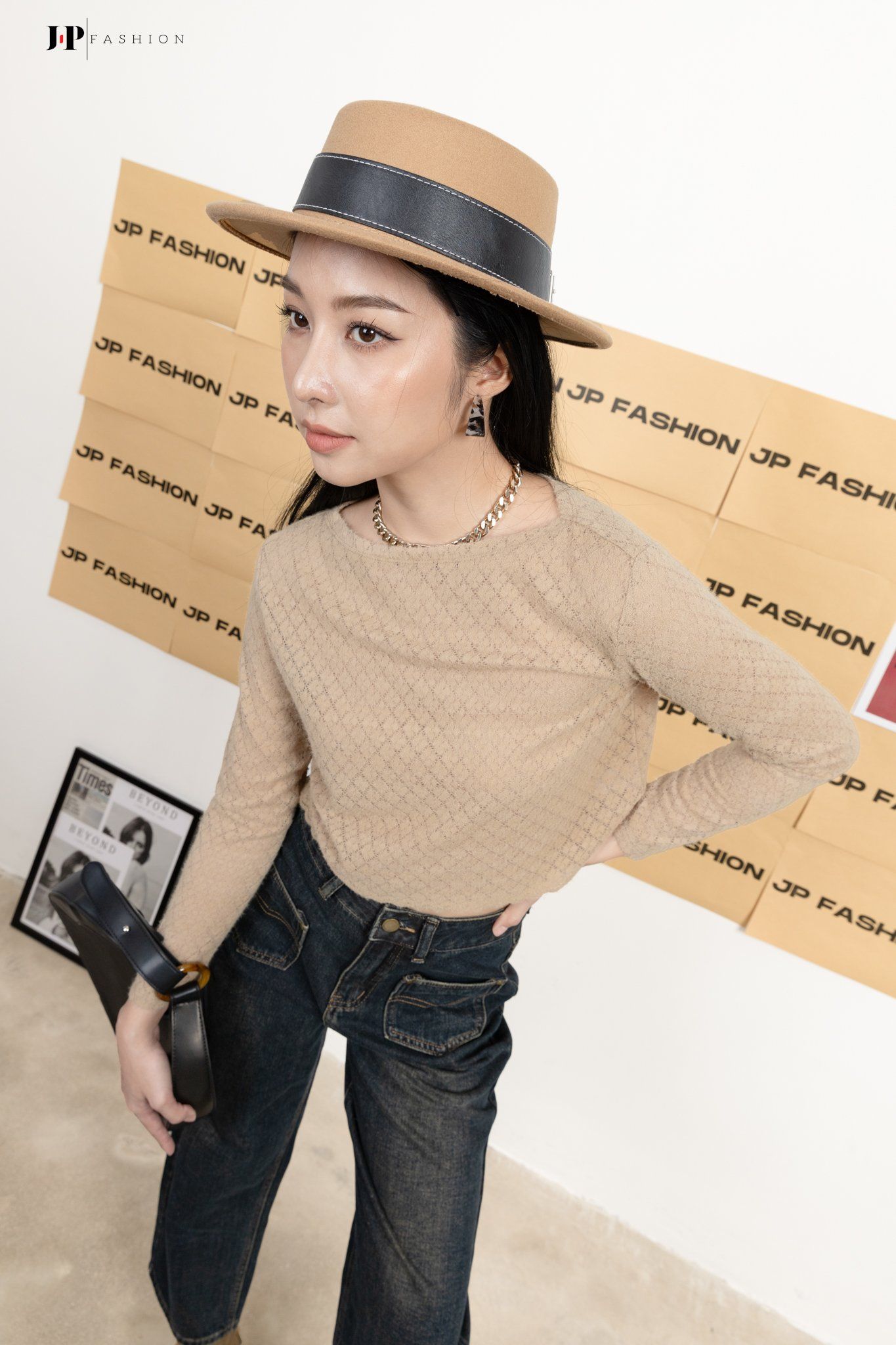  Áo thun croptop dài tay 