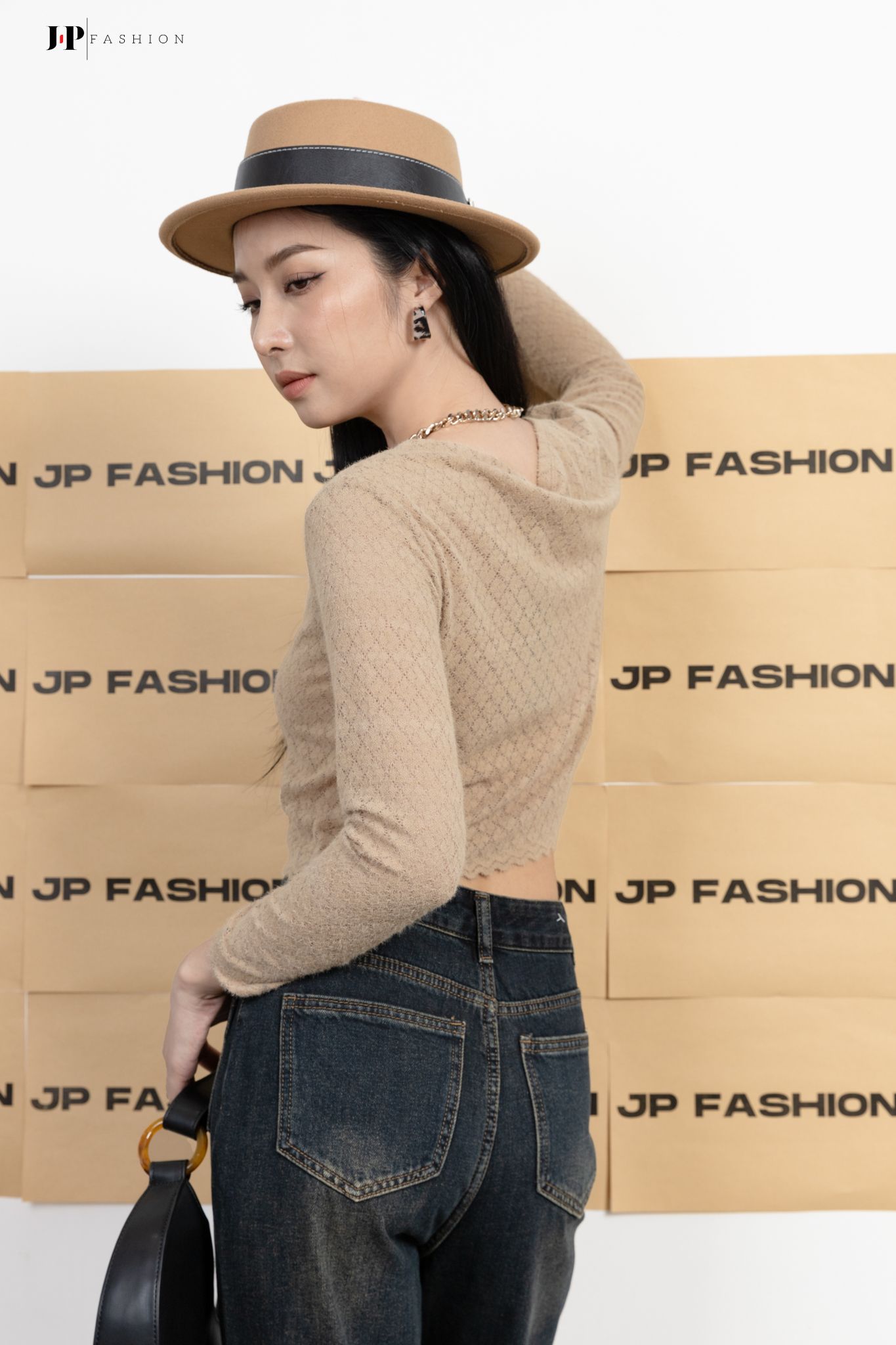  Áo thun croptop dài tay 