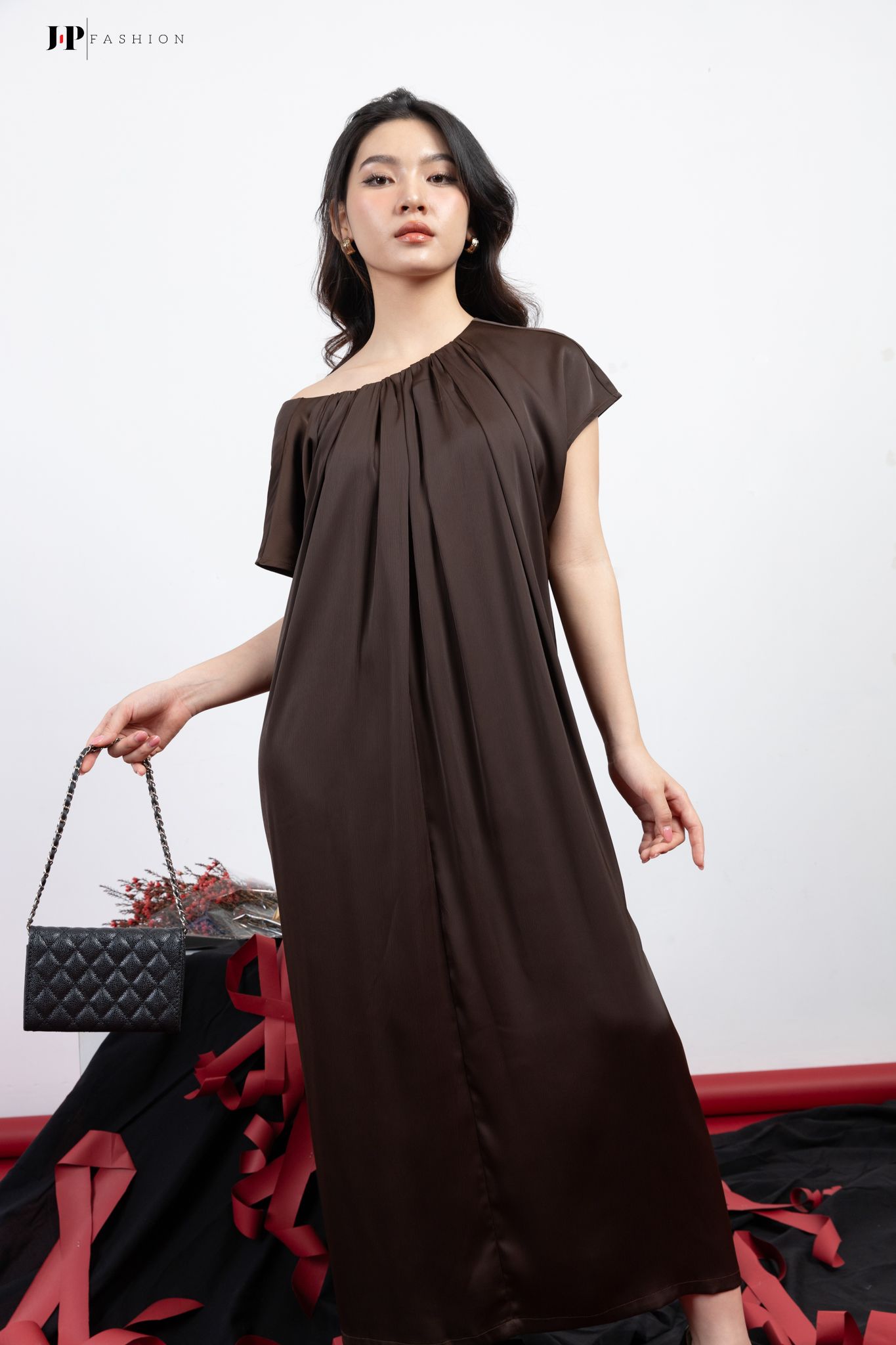 Đầm lụa midi