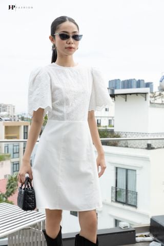 Đầm kiểu ngắn tay