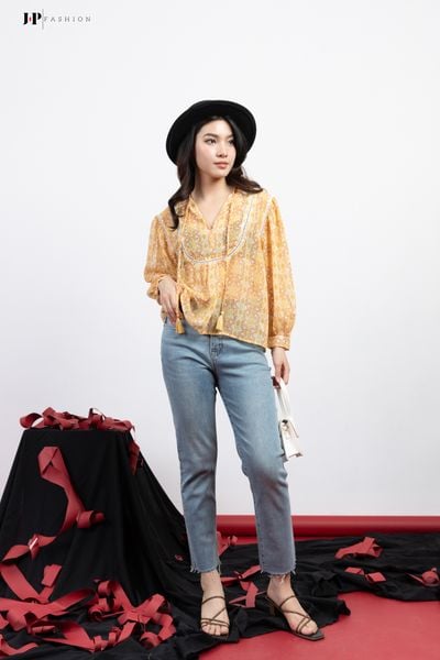 color_ Hoa văn vàng