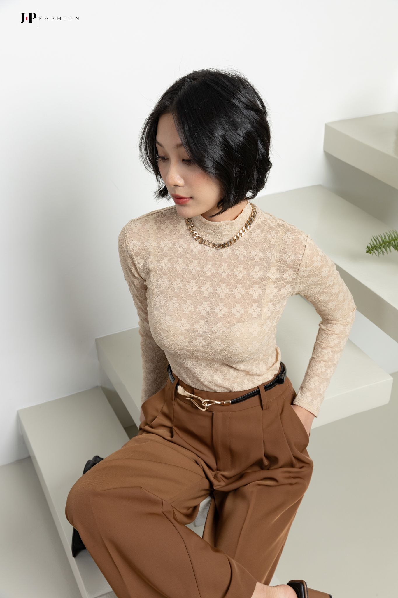 Áo thun cổ lọ