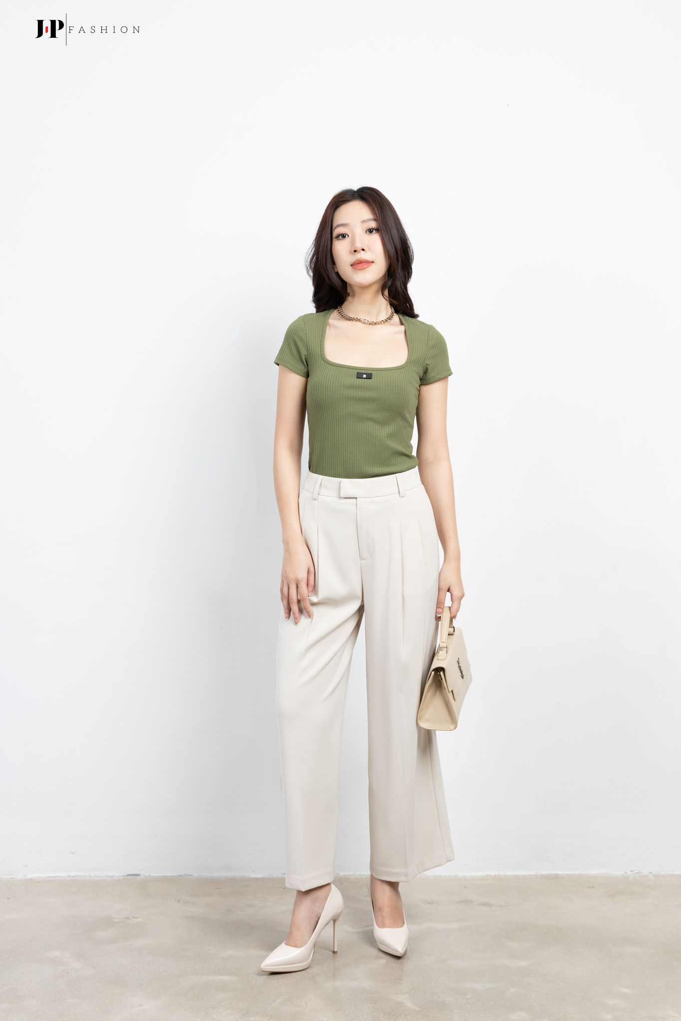 Thun kiểu ngắn tay