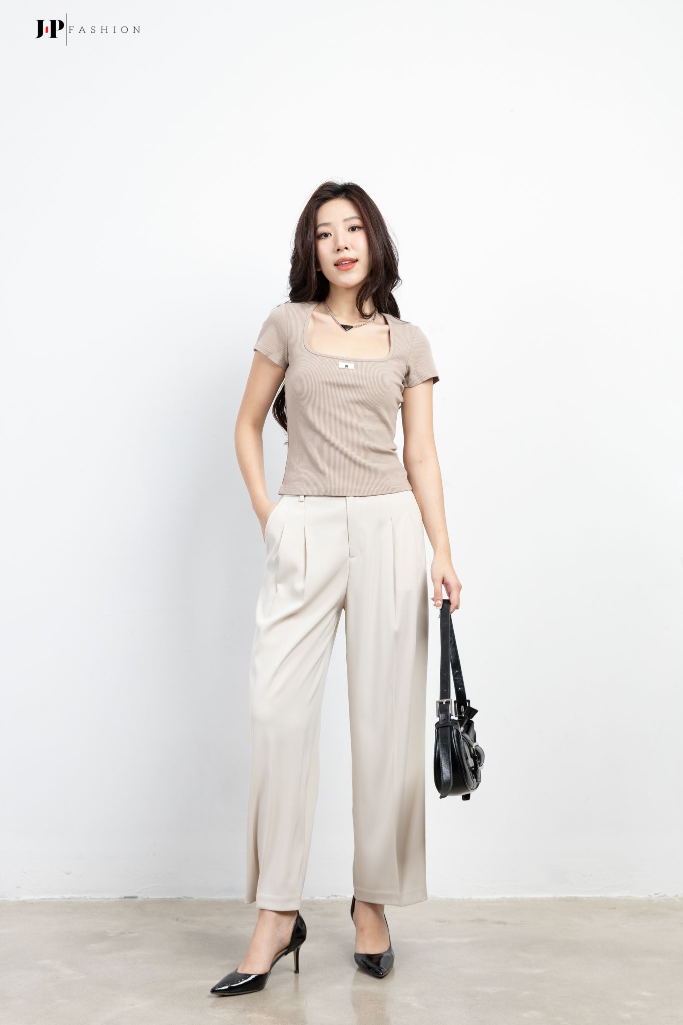 Thun kiểu ngắn tay