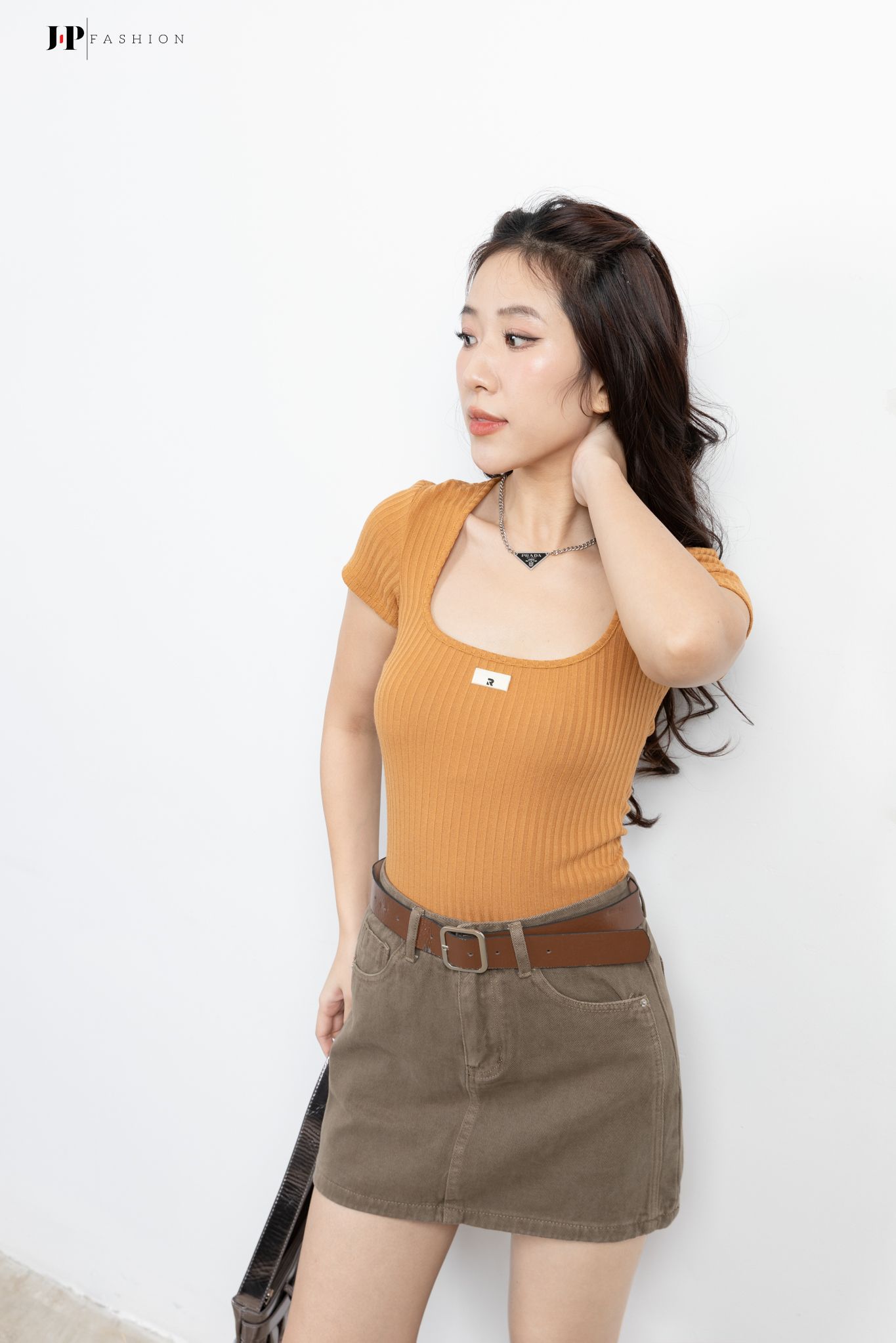 Thun kiểu ngắn tay