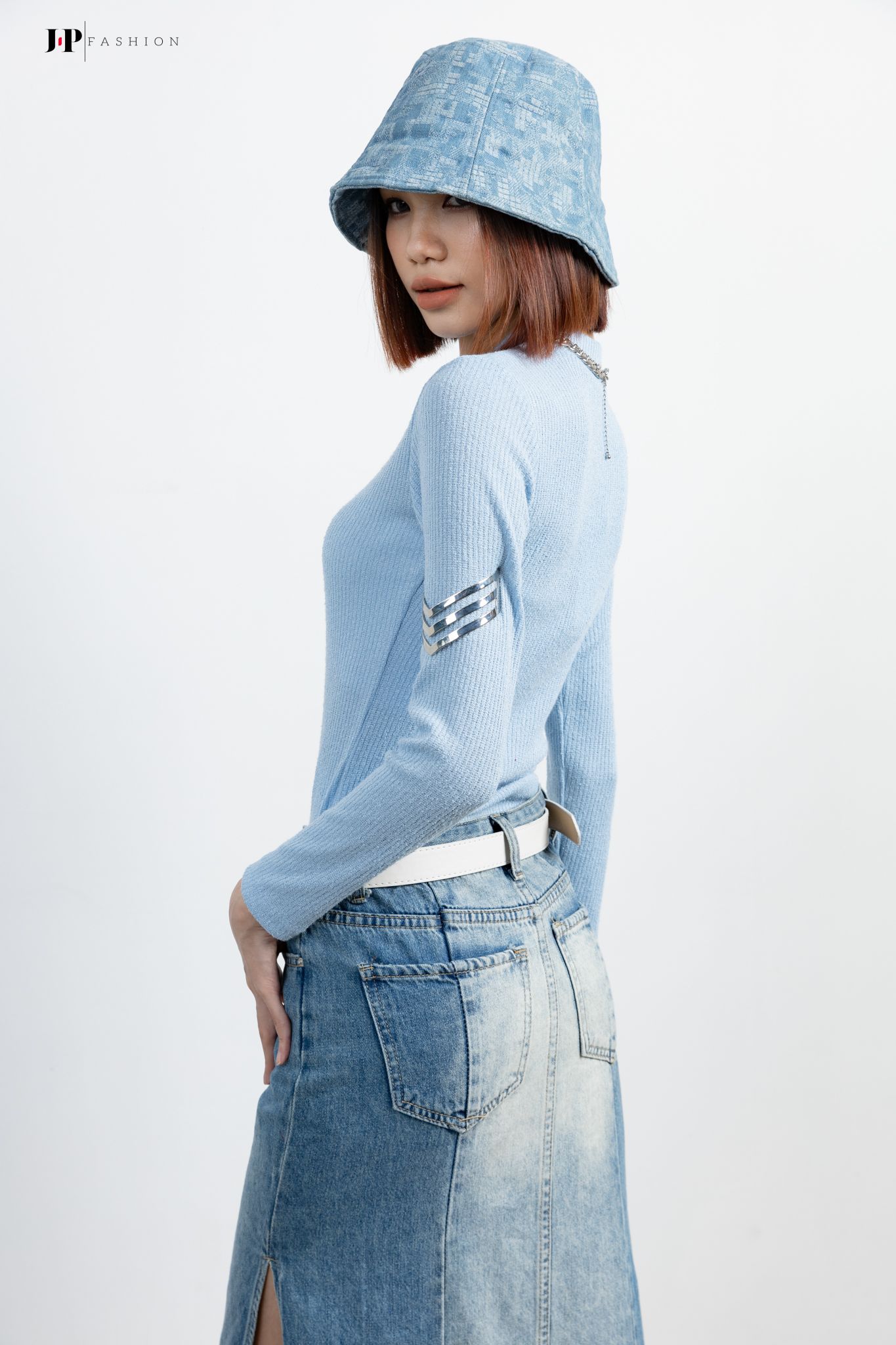 Thun cổ lọ tay dài 10209352