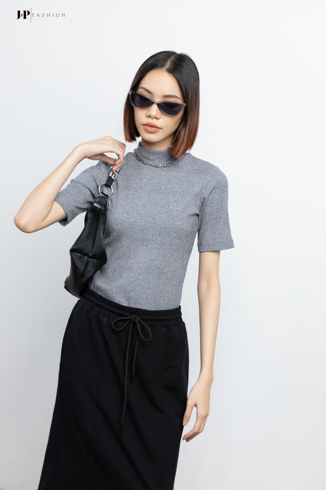Áo thun ôm ngắn tay
