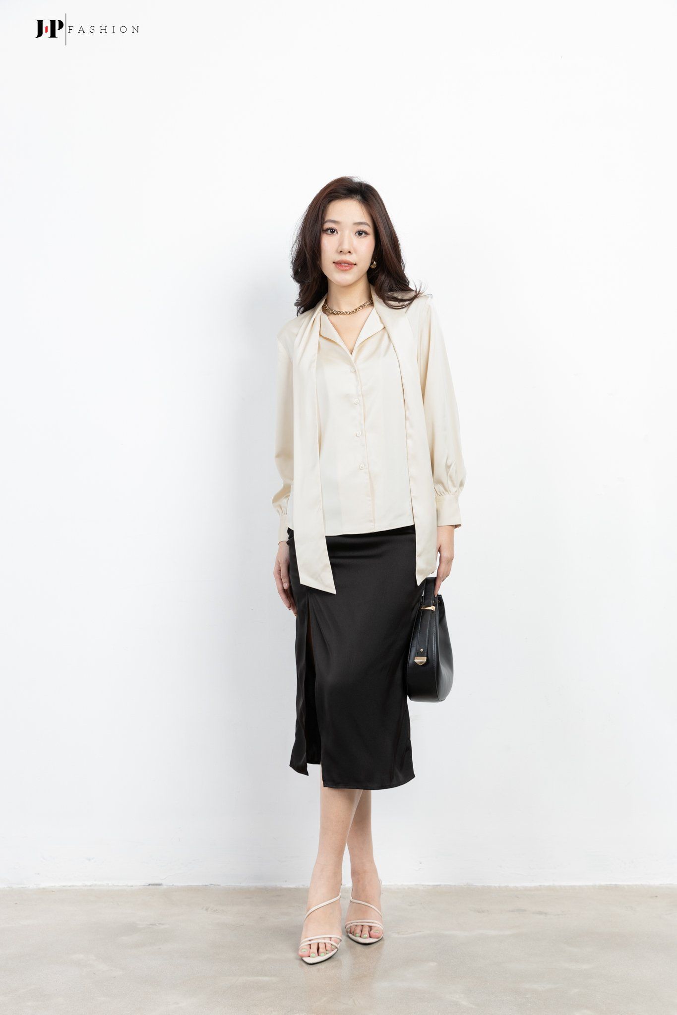 Áo sơ mi lụa dài tay