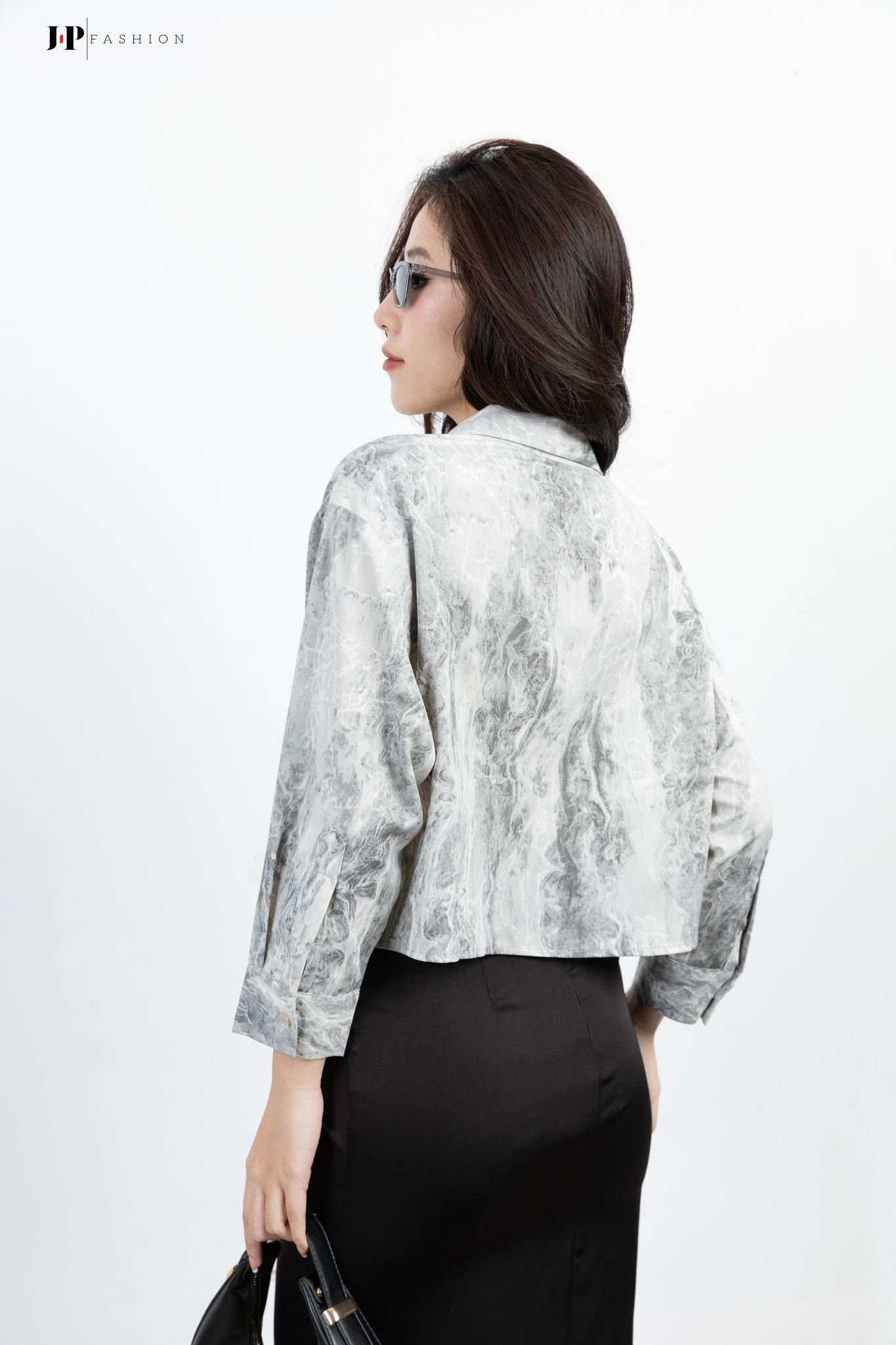 Sơ mi croptop dài tay