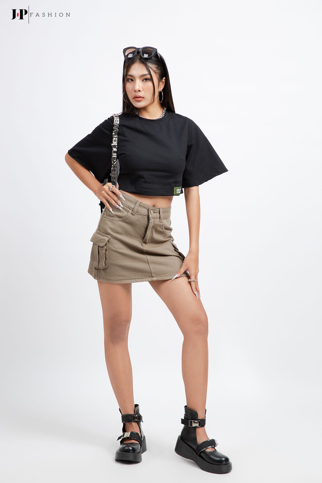 Áo thun croptop ngắn tay