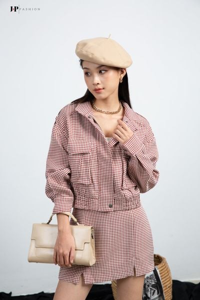 color_ Kem họa tiết đỏ